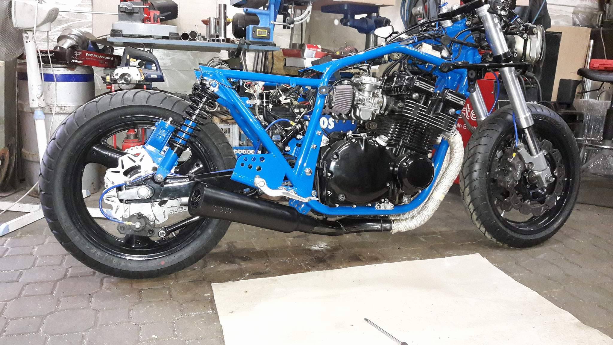 Suzuki GSX750S Katana build