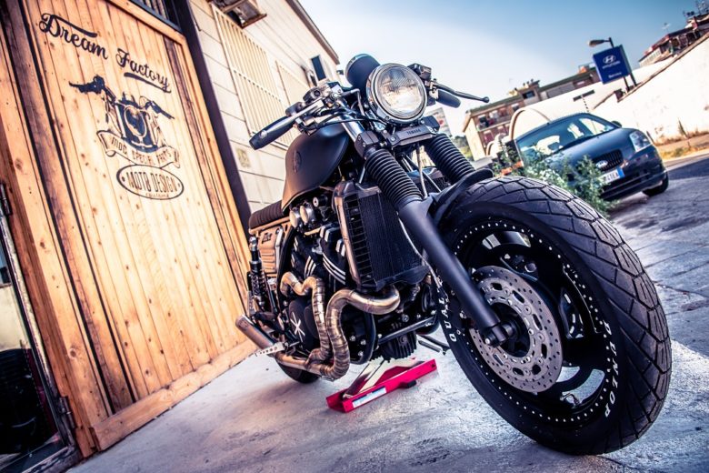 Yamaha VMax 1200 Street Racer By Moto Design Customs