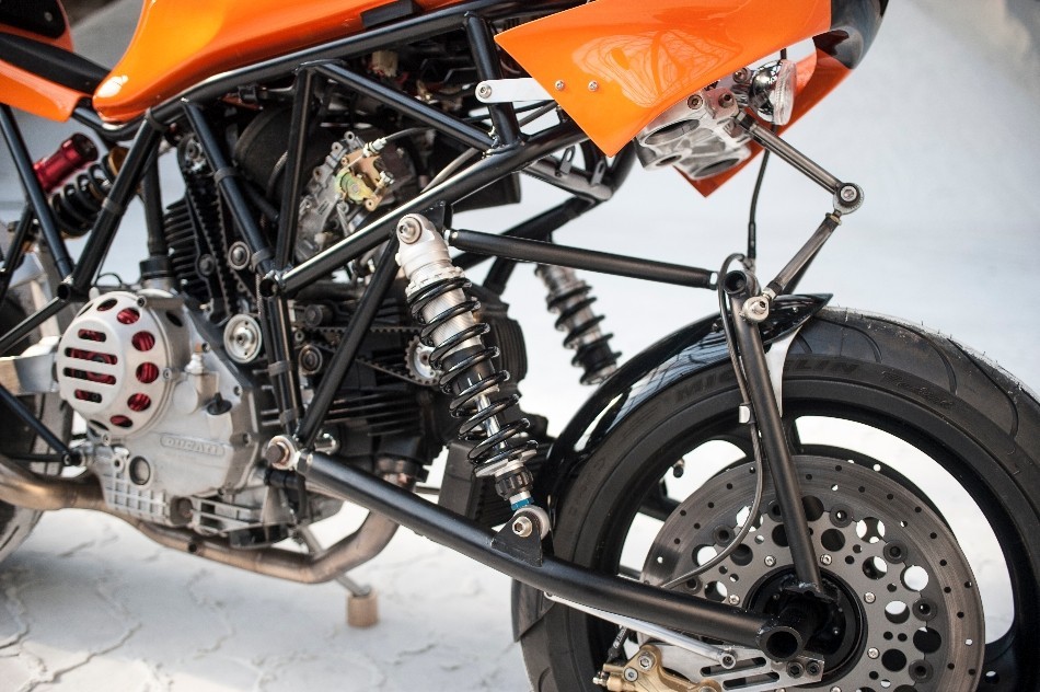 Ducati 900SS TT3 Difazio by Bernard Mont