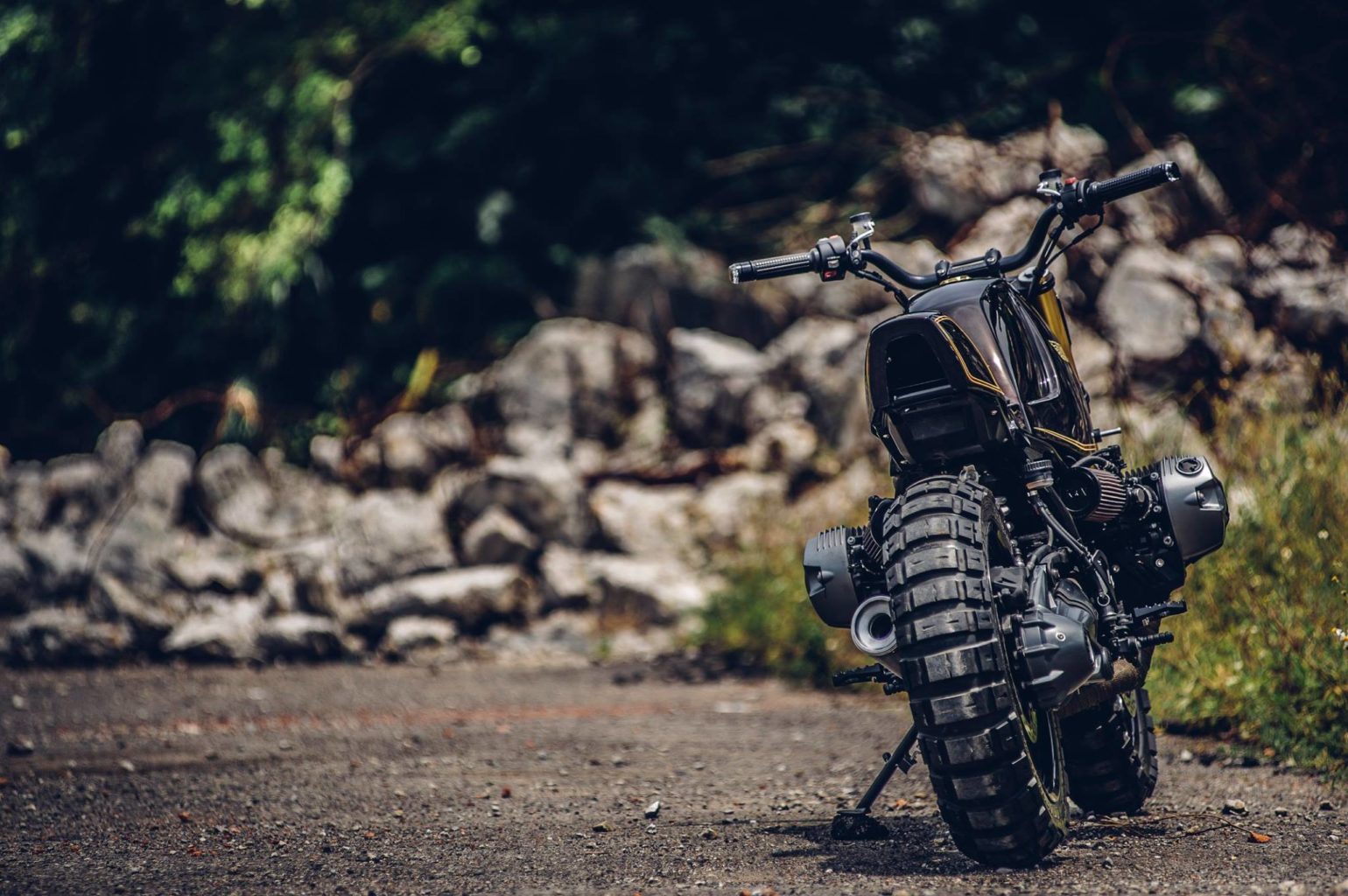 BMW R NineT "Snickers" by Onehandmade