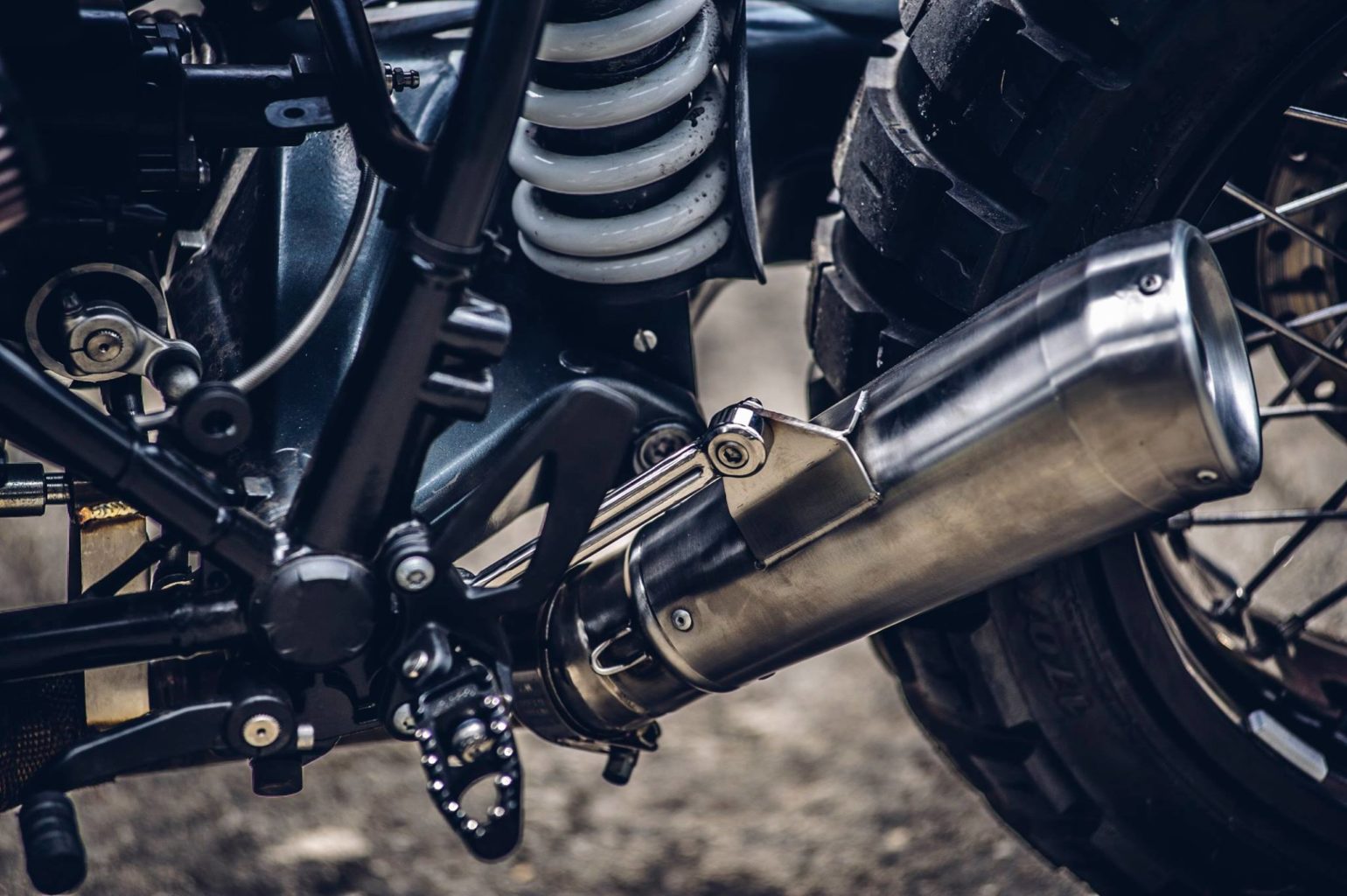 BMW R NineT "Snickers" by Onehandmade